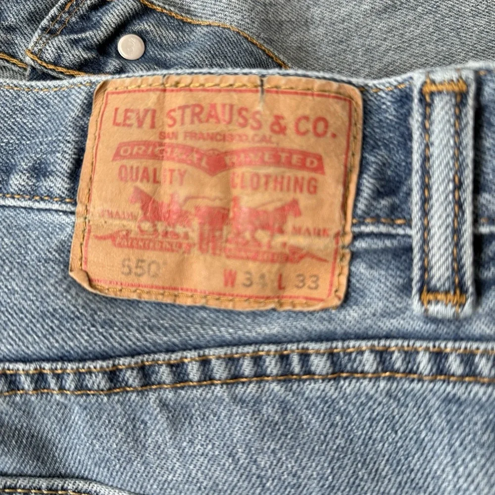 Levis 550 Jeans Mens Tag 31x33 (32x31) Faded Blue Denim Relaxed Fit Tapered Leg